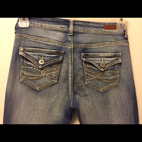 l.e.i. Ashley Low Rise Boot Cut - Picture 4 of 5